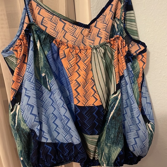 Casual crop top!✨🌸 - Picture 4 of 4